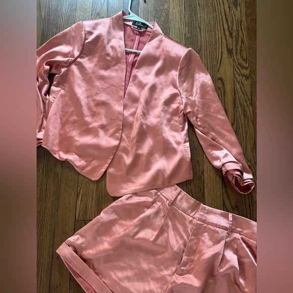 Lulus suit - blazer & shorts set - Picture 3 of 4